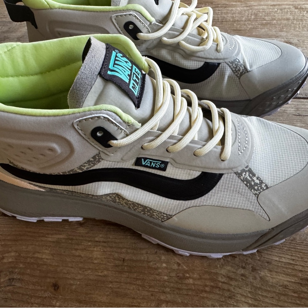 New VANS MTE Crosspath Mid Shoes - Unisex Sold out Women’s 9.5/ Men’s 8 $140 - Picture 5 of 8
